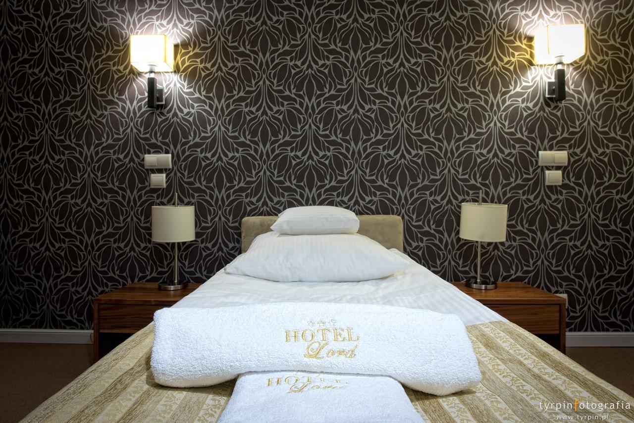 Hotel Lord クロスノ エクステリア 写真